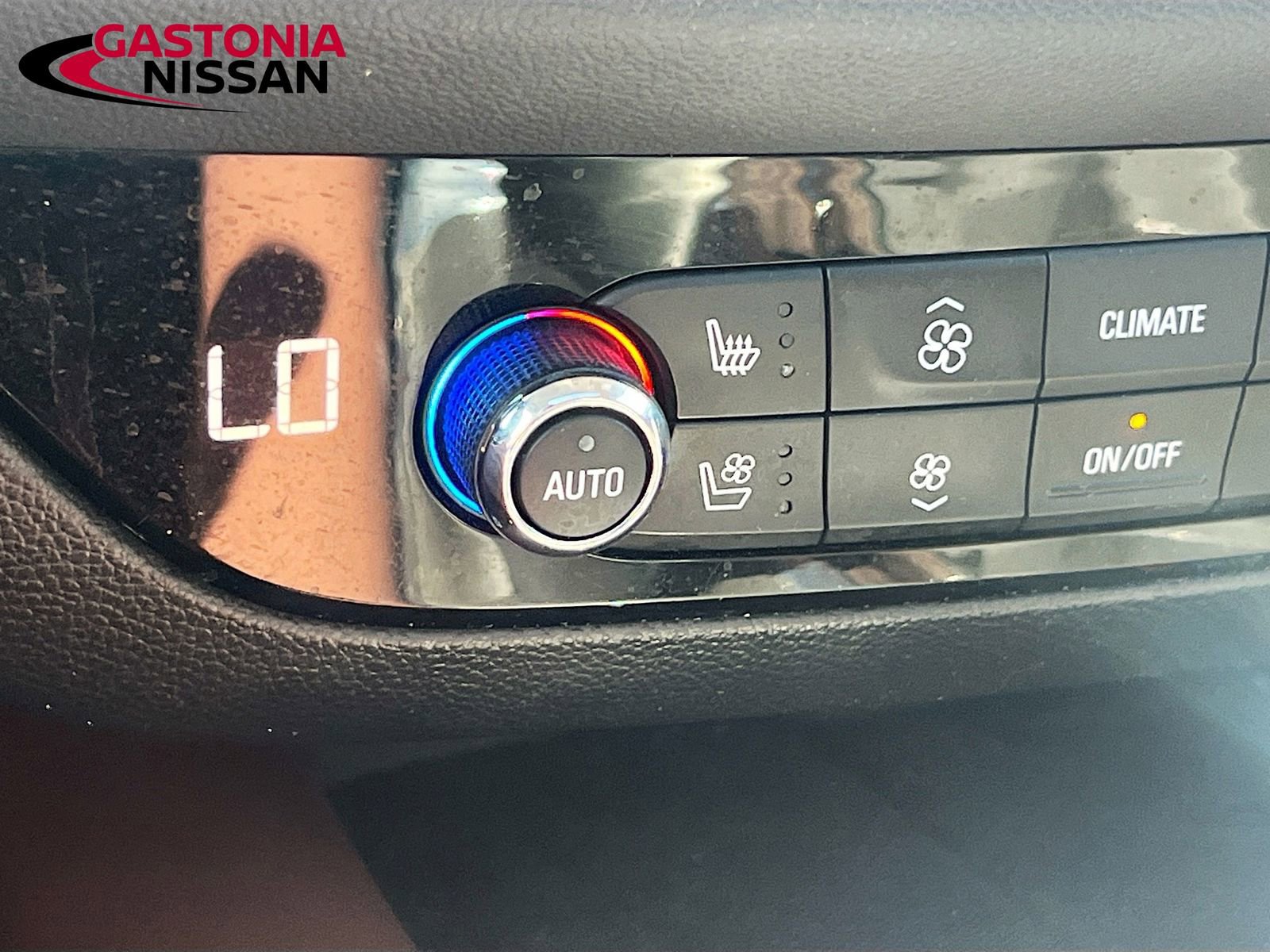 Used 2018 Buick Enclave Avenir w/ Avenir Technology Package image 27