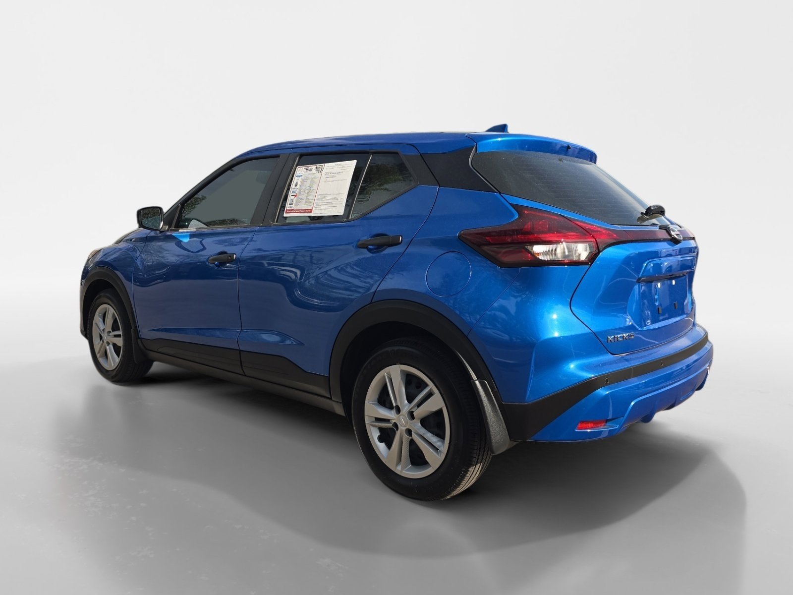 Used 2025 Nissan Kicks Play S image 3