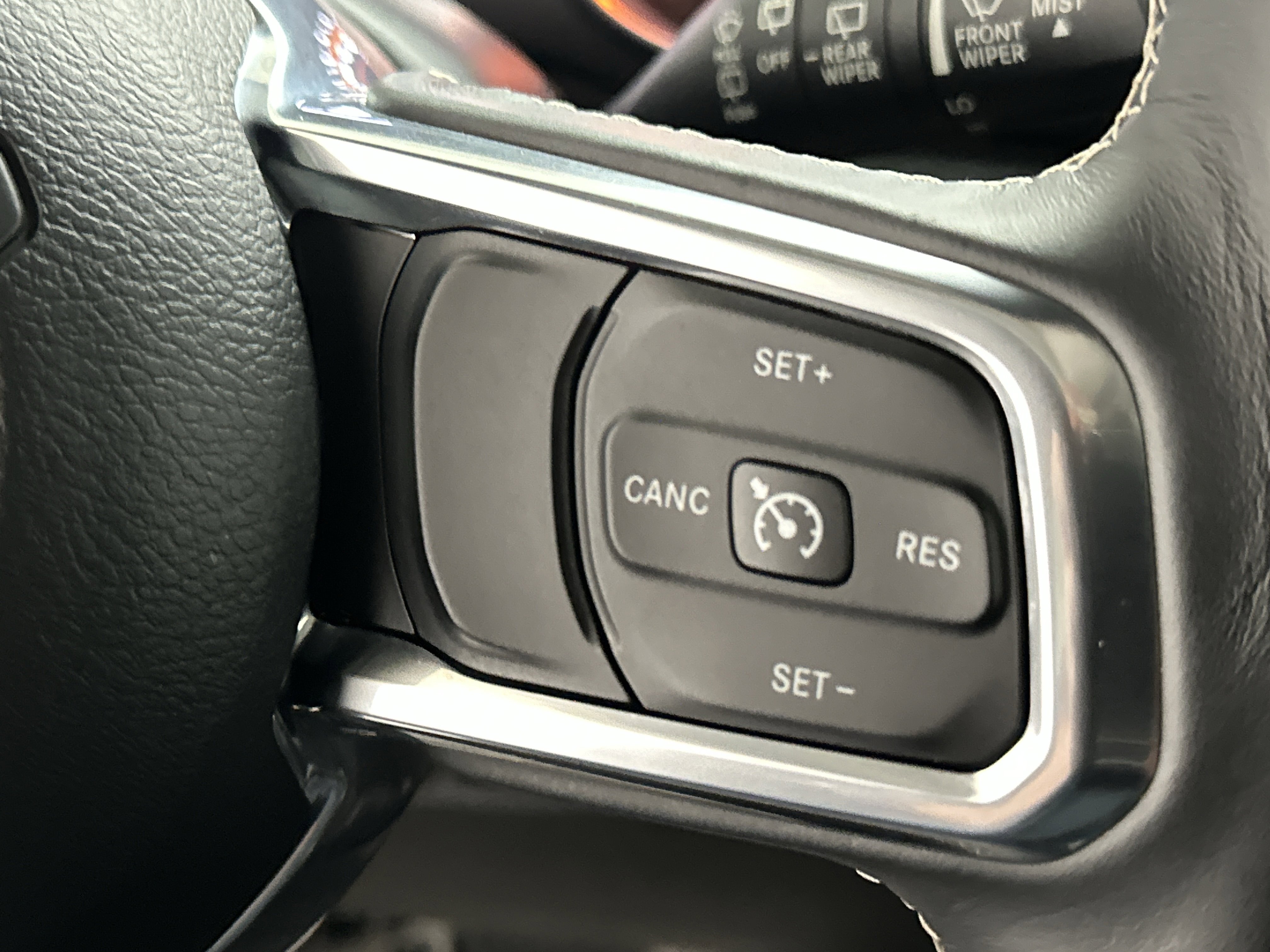 Used 2018 Jeep Wrangler Unlimited Sahara image 27