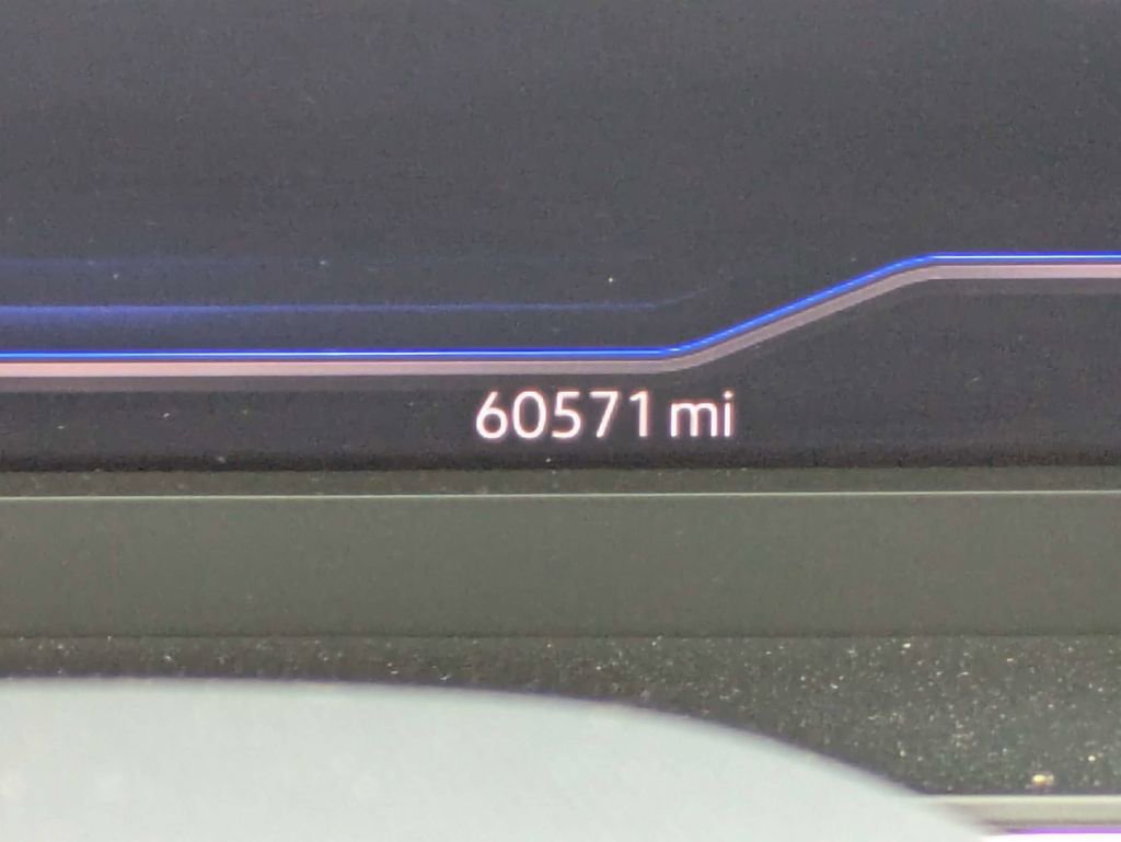 Certified 2023 Volkswagen Tiguan SEL R-Line image 46