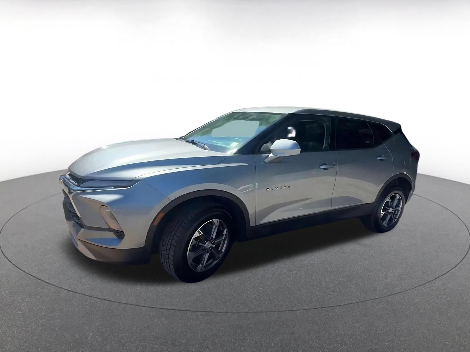 Used 2025 Chevrolet Blazer LT FWD image 7