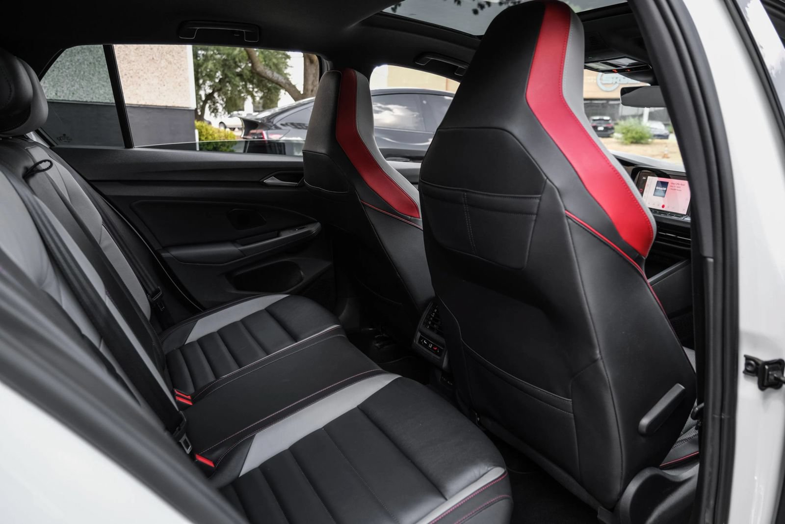 Used 2022 Volkswagen GTI Autobahn FWD image 36
