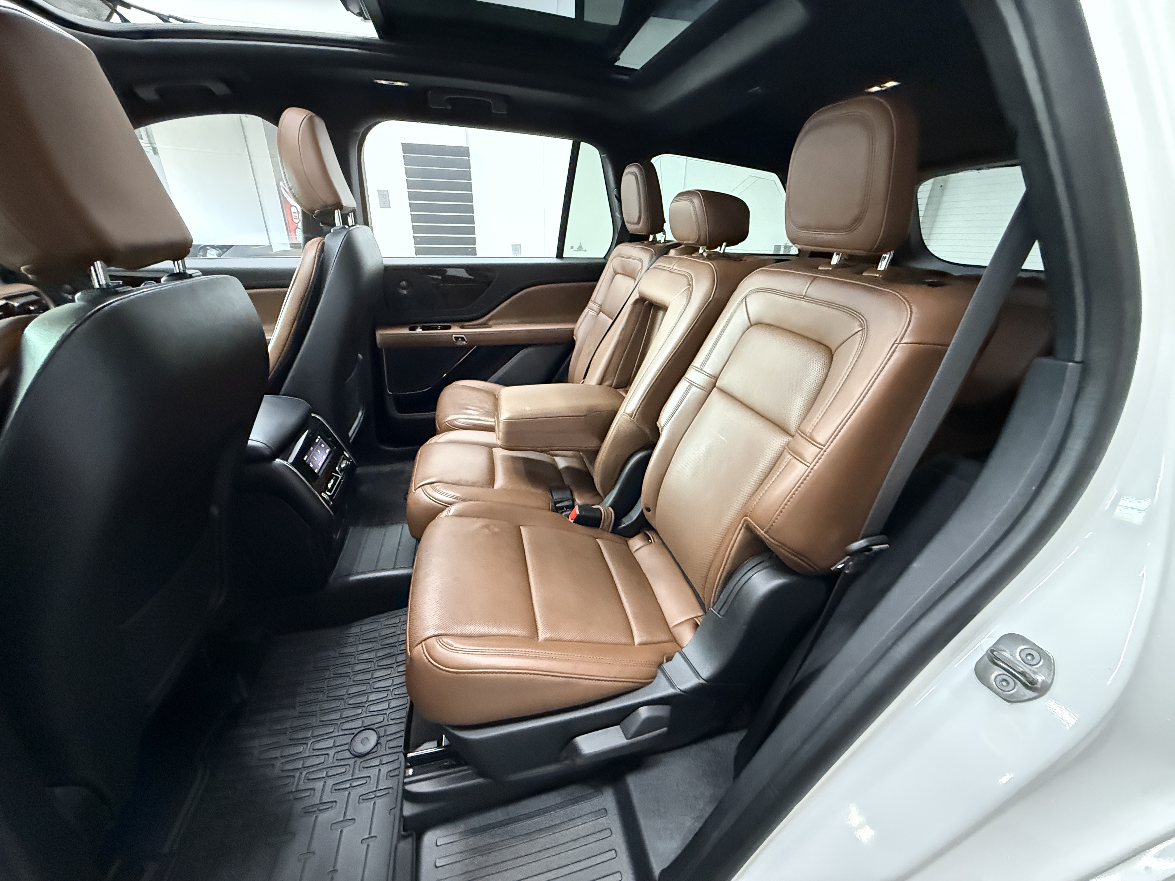 Used 2023 Lincoln Aviator Reserve w/ Jet Appearance Package AWD/4WD image 24