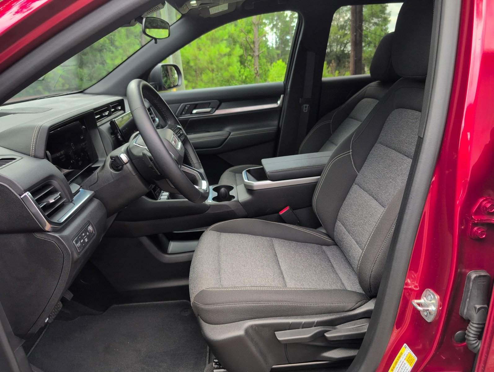 Used 2025 GMC Terrain Elevation image 10