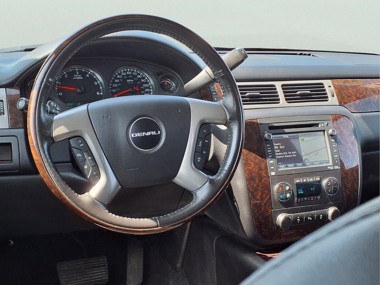 Used 2013 GMC Yukon Denali AWD/4WD image 11