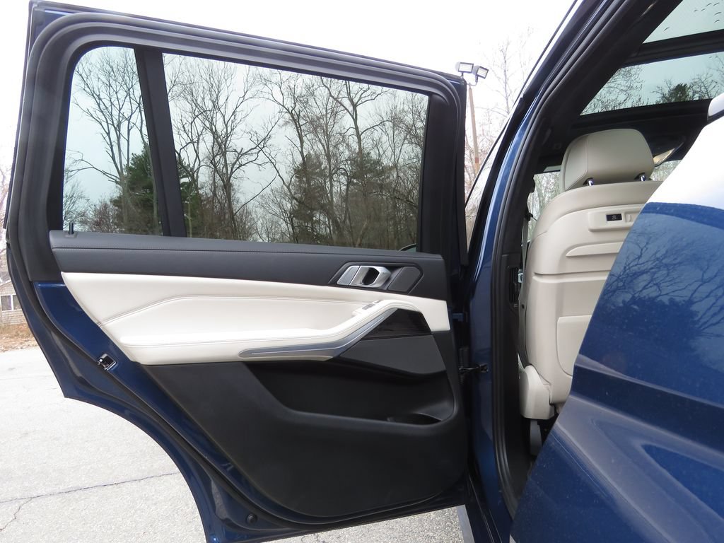Used 2019 BMW X7 xDrive50i w/ M Sport Package AWD/4WD image 20