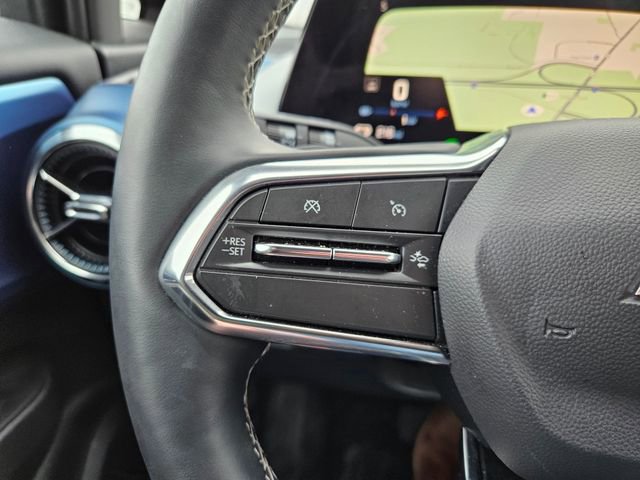 Used 2025 Chevrolet Equinox EV LT image 16