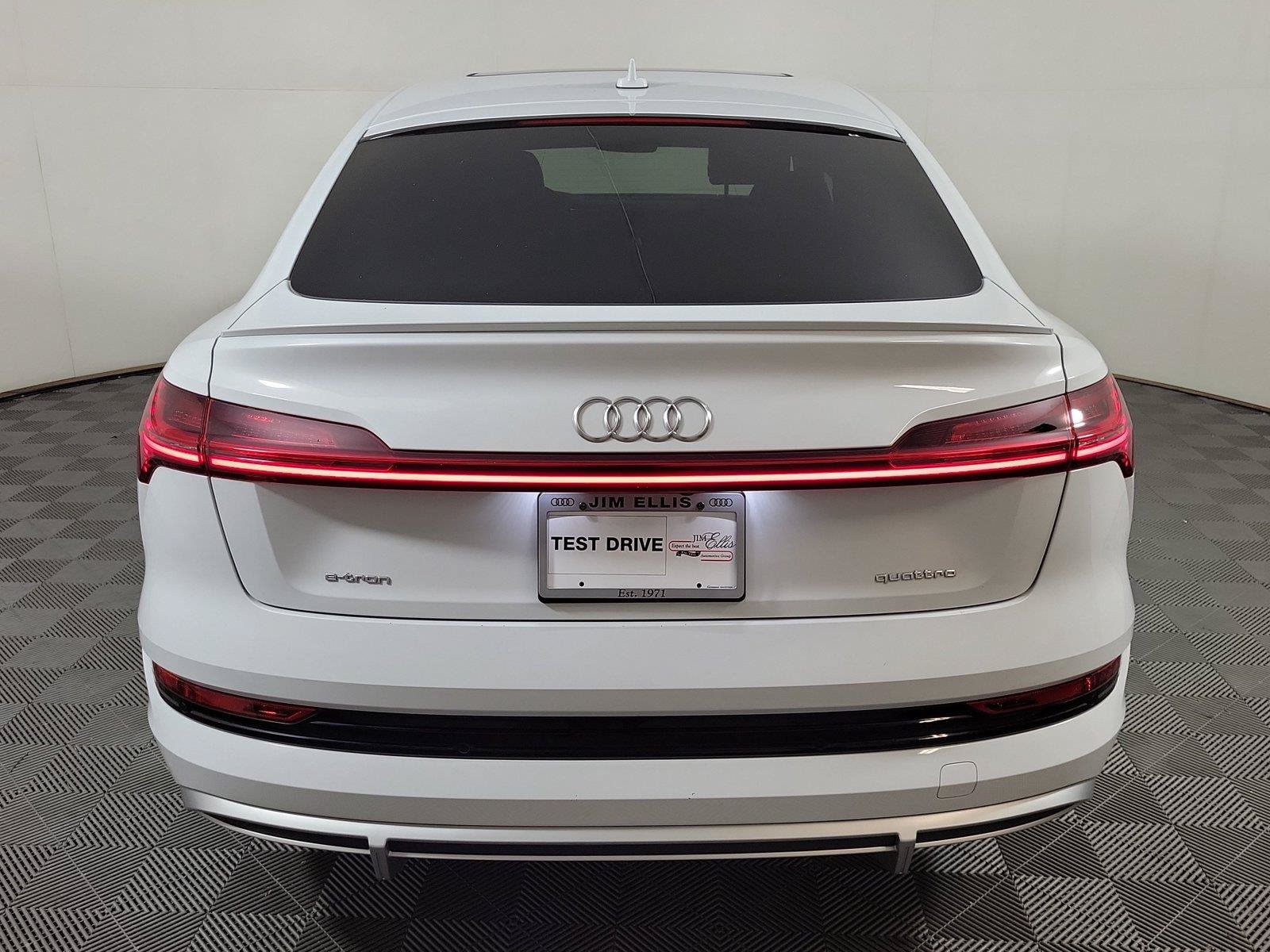 Used 2023 Audi e-tron Premium Plus w/ Premium Plus Package AWD/4WD image 5
