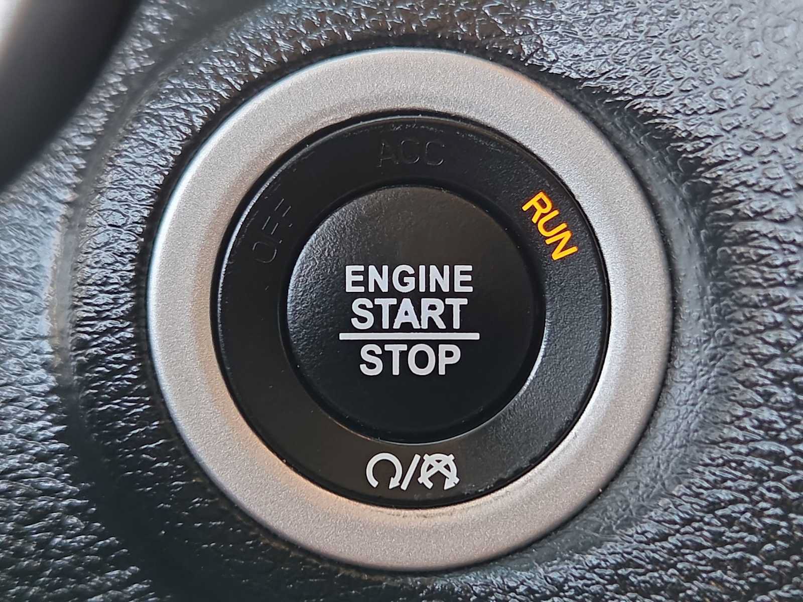 Used 2019 Dodge Journey SE FWD image 25