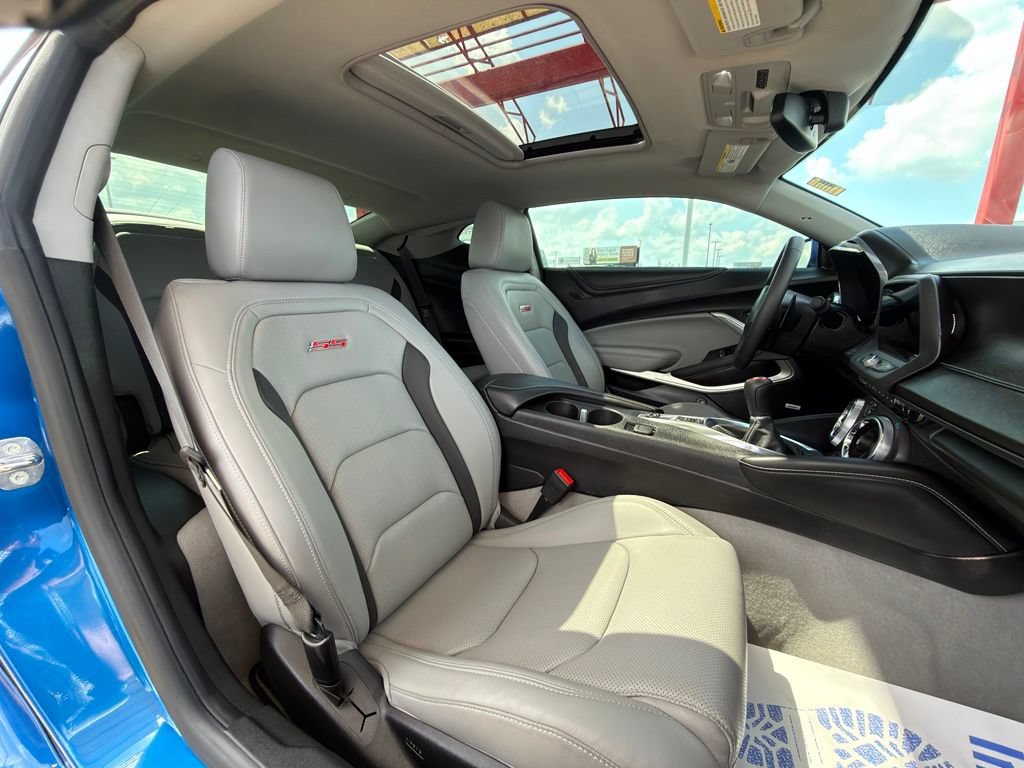 Used 2018 Chevrolet Camaro SS w/ LPO, Ground Effects Package RWD image 52