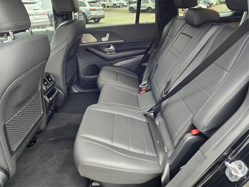 Used 2025 Mercedes-Benz GLS 450 4MATIC image 10