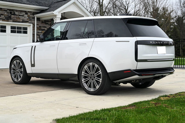 Used 2025 Land Rover Range Rover SE image 6