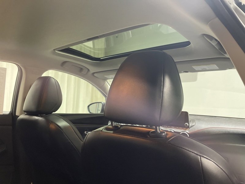 Used 2024 Nissan Sentra SR w/ SR Premium Package image 12