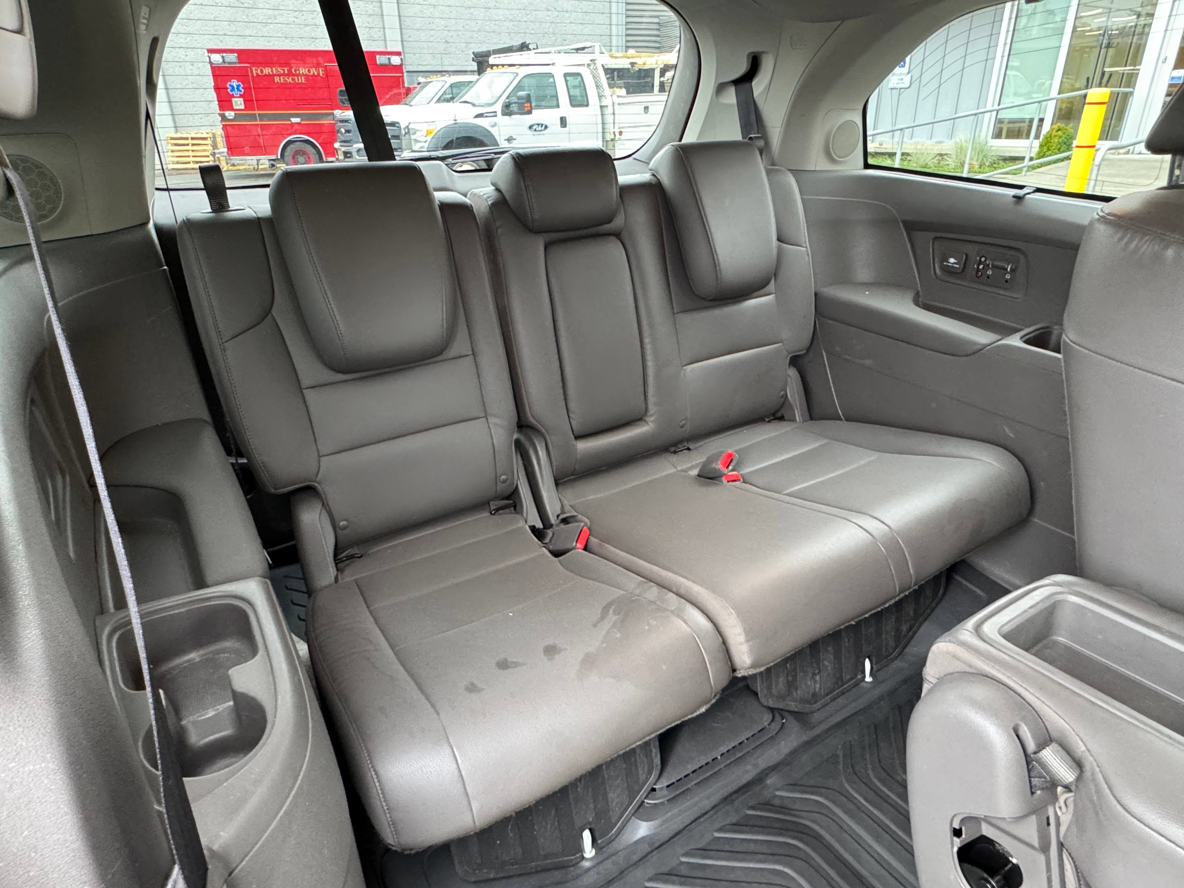 Used 2014 Honda Odyssey Touring Elite image 30