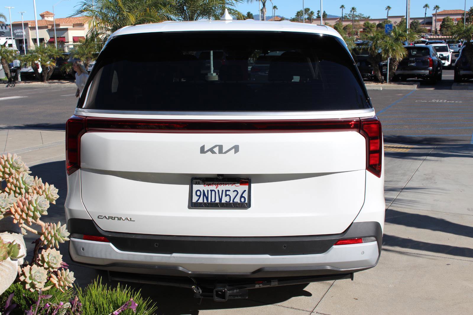 Certified 2025 Kia Carnival image 8