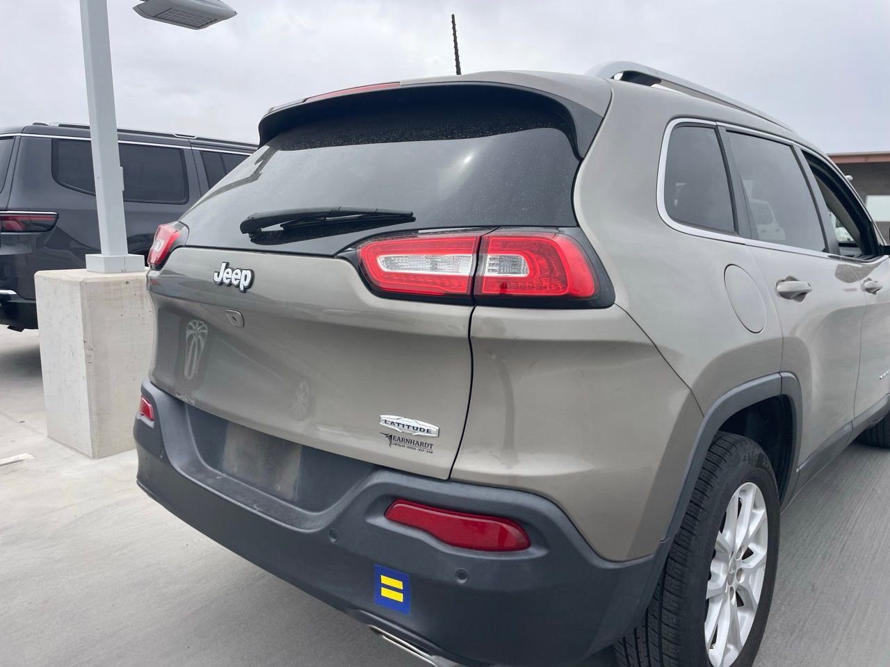 Used 2017 Jeep Cherokee Latitude w/ Safety/Convenience Group image 4