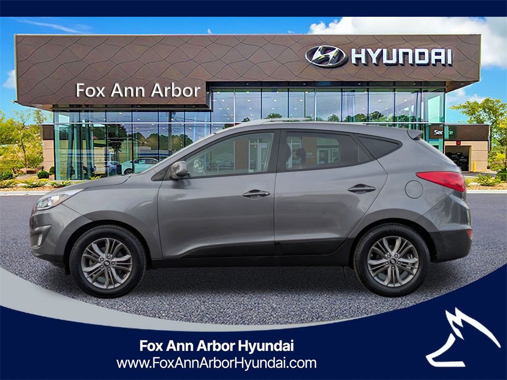 Used 2015 Hyundai Tucson SE image 2