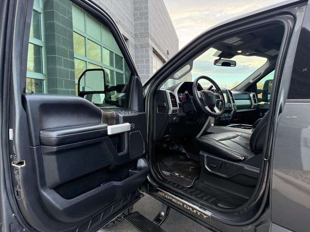 Used 2020 Ford F350 Lariat image 29