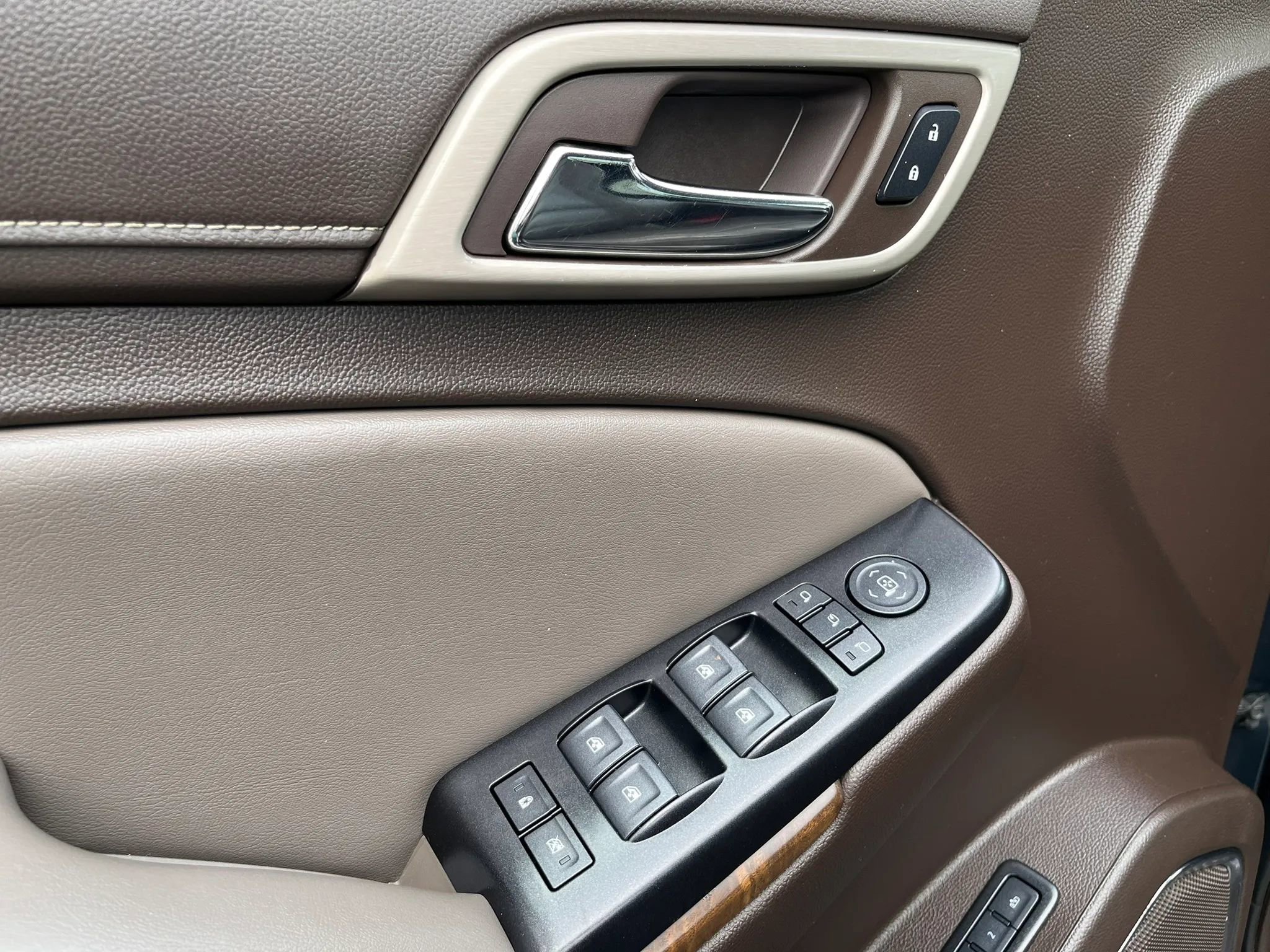 Used 2020 GMC Yukon Denali w/ Denali Ultimate Package image 29