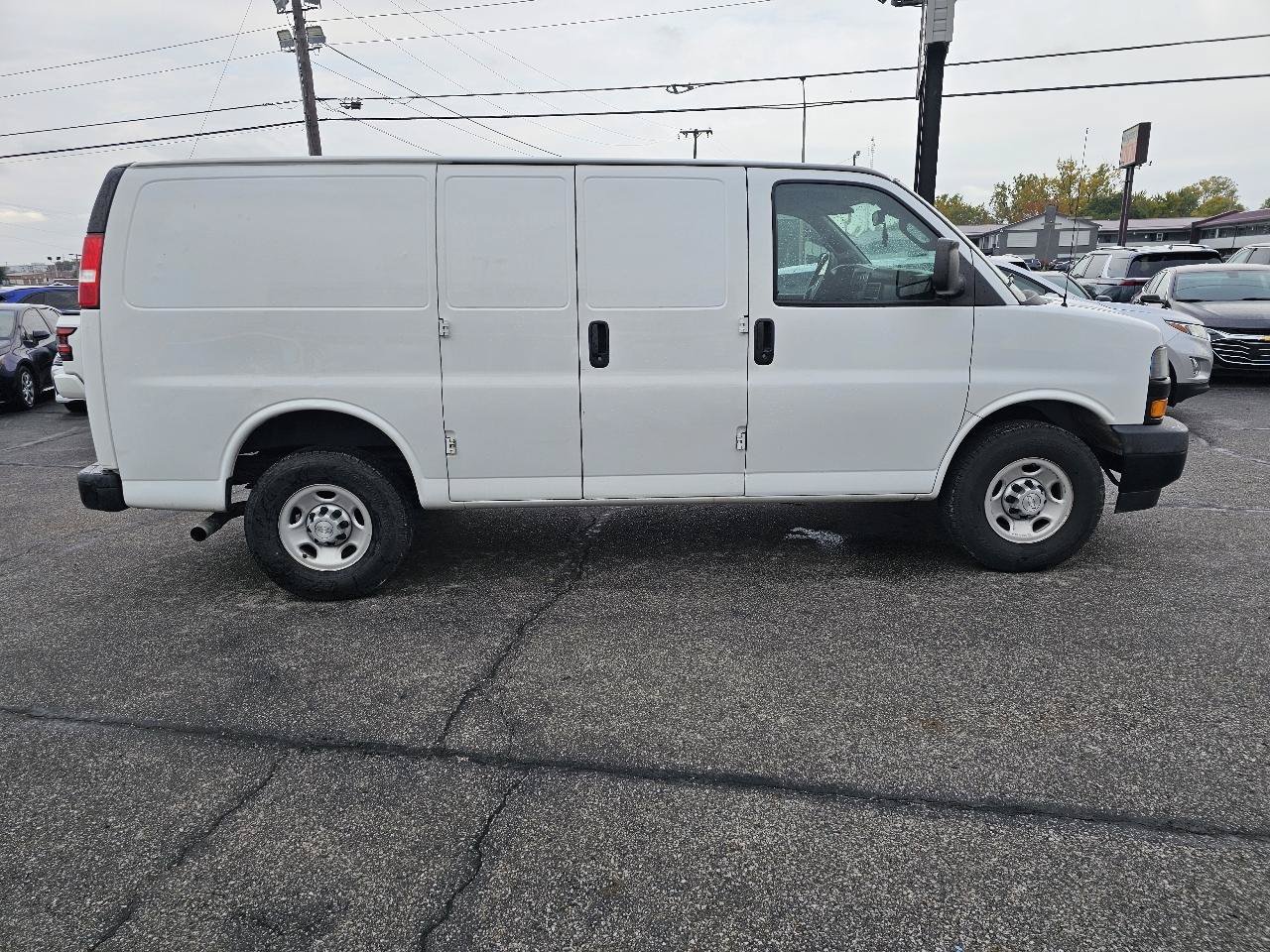 Used 2019 Chevrolet Express 2500 RWD image 5