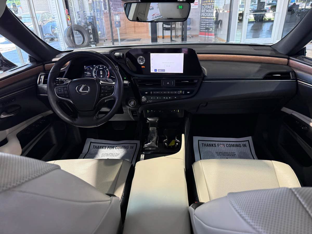 Used 2024 Lexus ES 350 w/ Premium Package FWD image 26