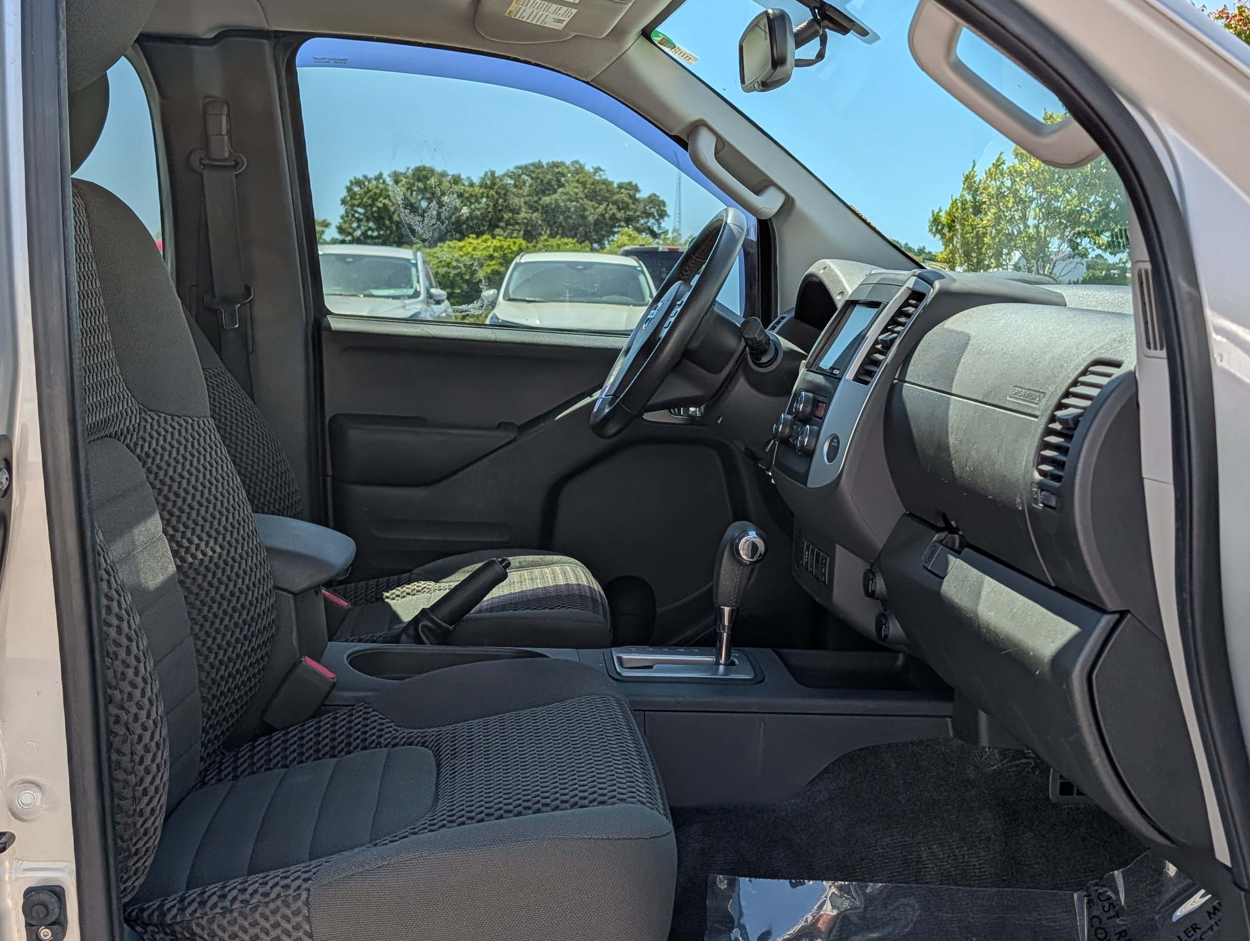 Used 2016 Nissan Frontier SV w/ SV Value Truck Package RWD image 18
