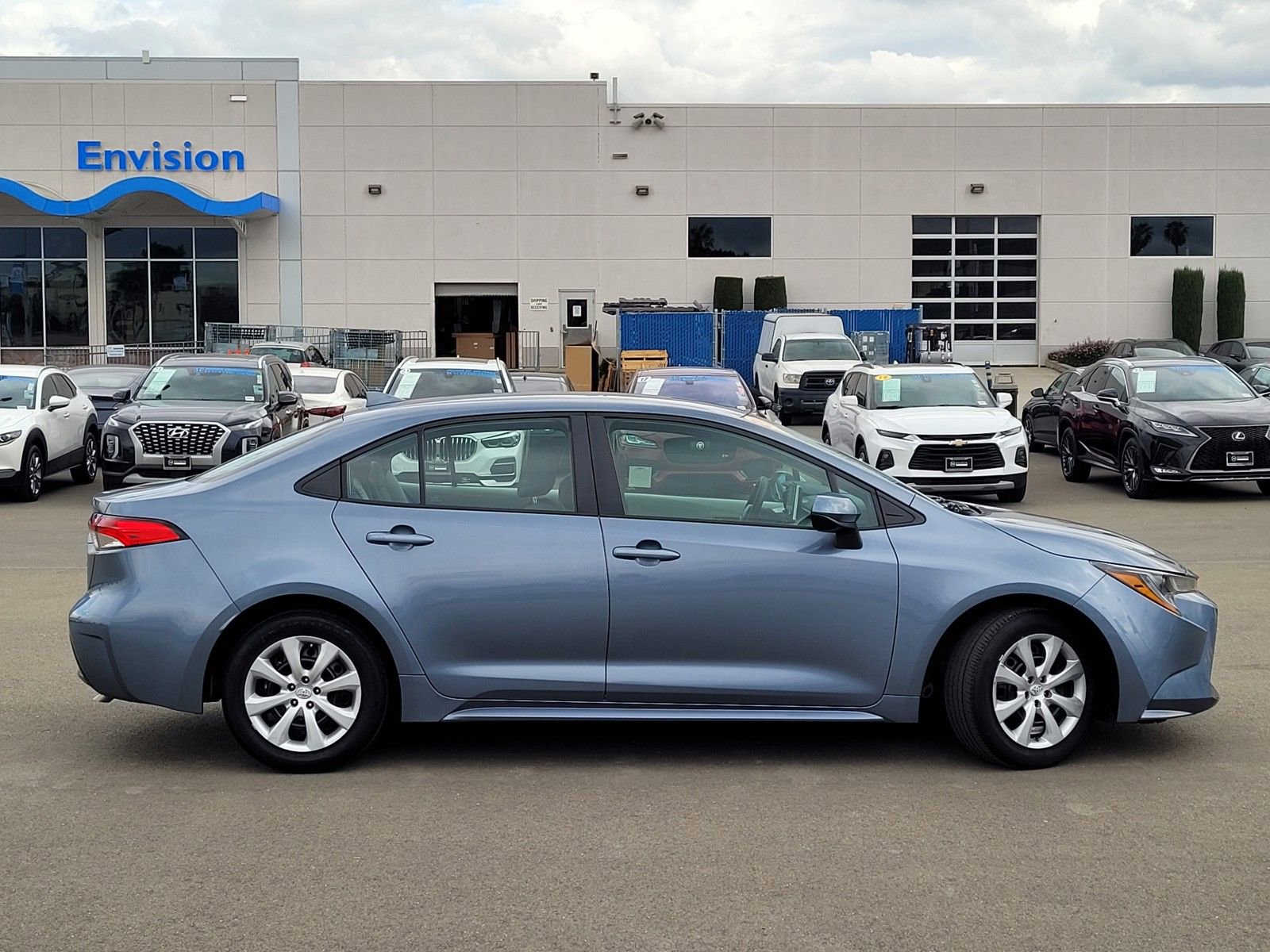 Used 2020 Toyota Corolla LE image 4