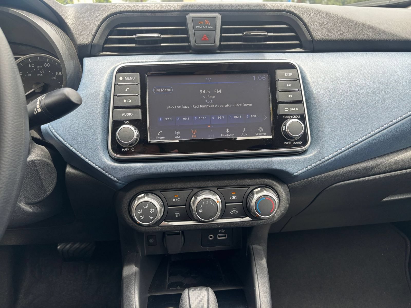 Used 2025 Nissan Versa SV FWD image 17