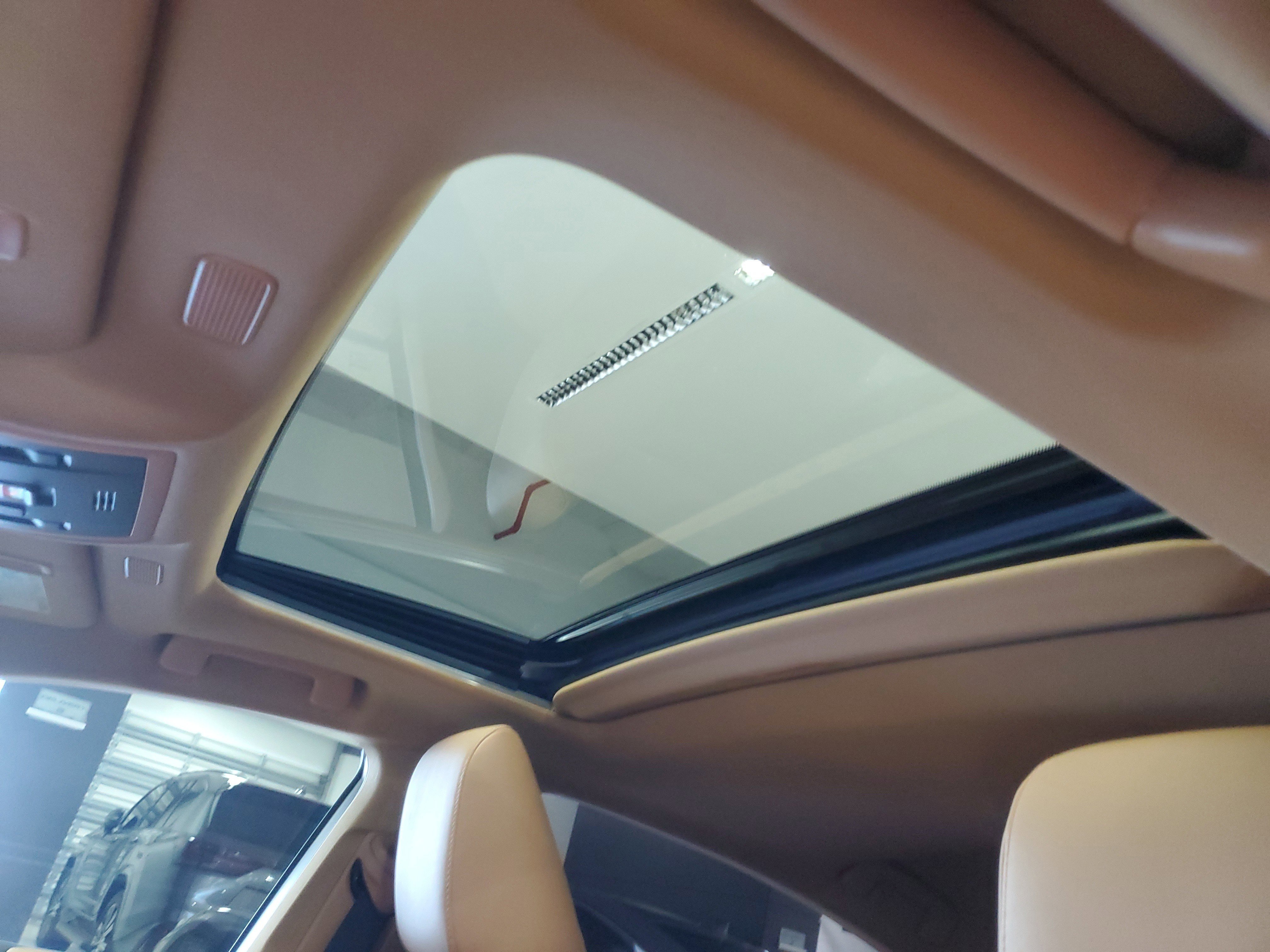 Used 2025 Lexus ES 300h w/ Premium Package image 20