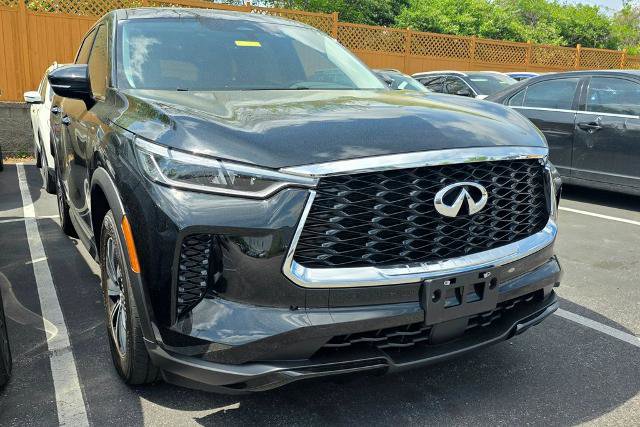 Used 2023 INFINITI QX60 Pure image 3