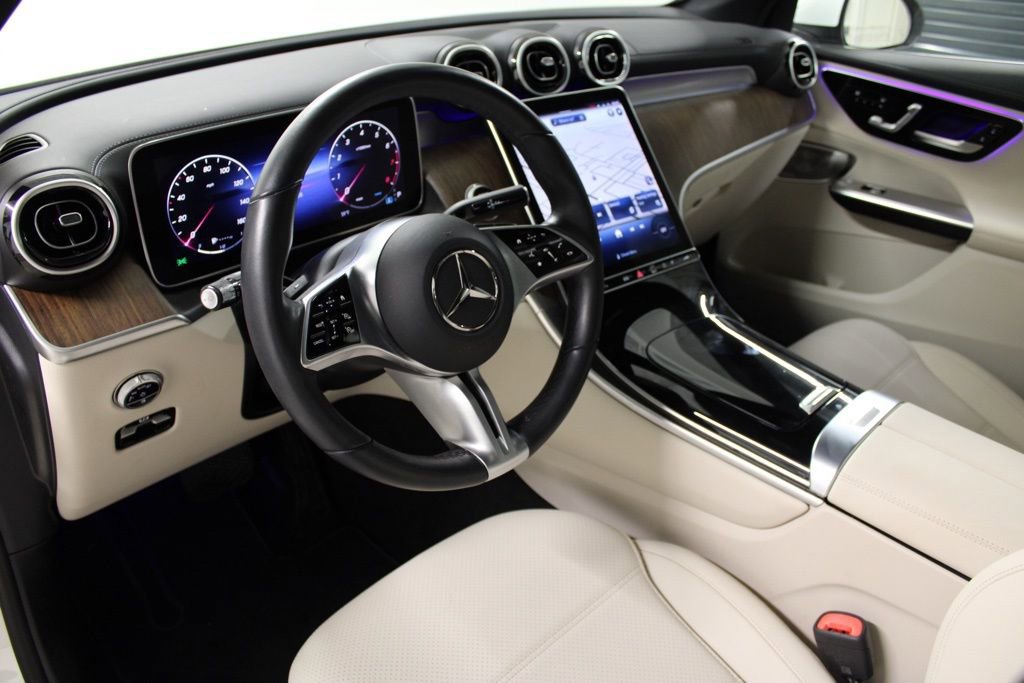 Used 2024 Mercedes-Benz GLC 300 image 4