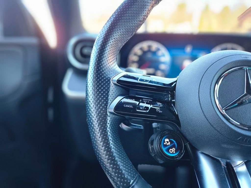 Used 2025 Mercedes-Benz GLC 43 AMG 4MATIC image 22