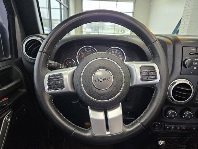 Used 2016 Jeep Wrangler Unlimited Rubicon AWD/4WD image 18