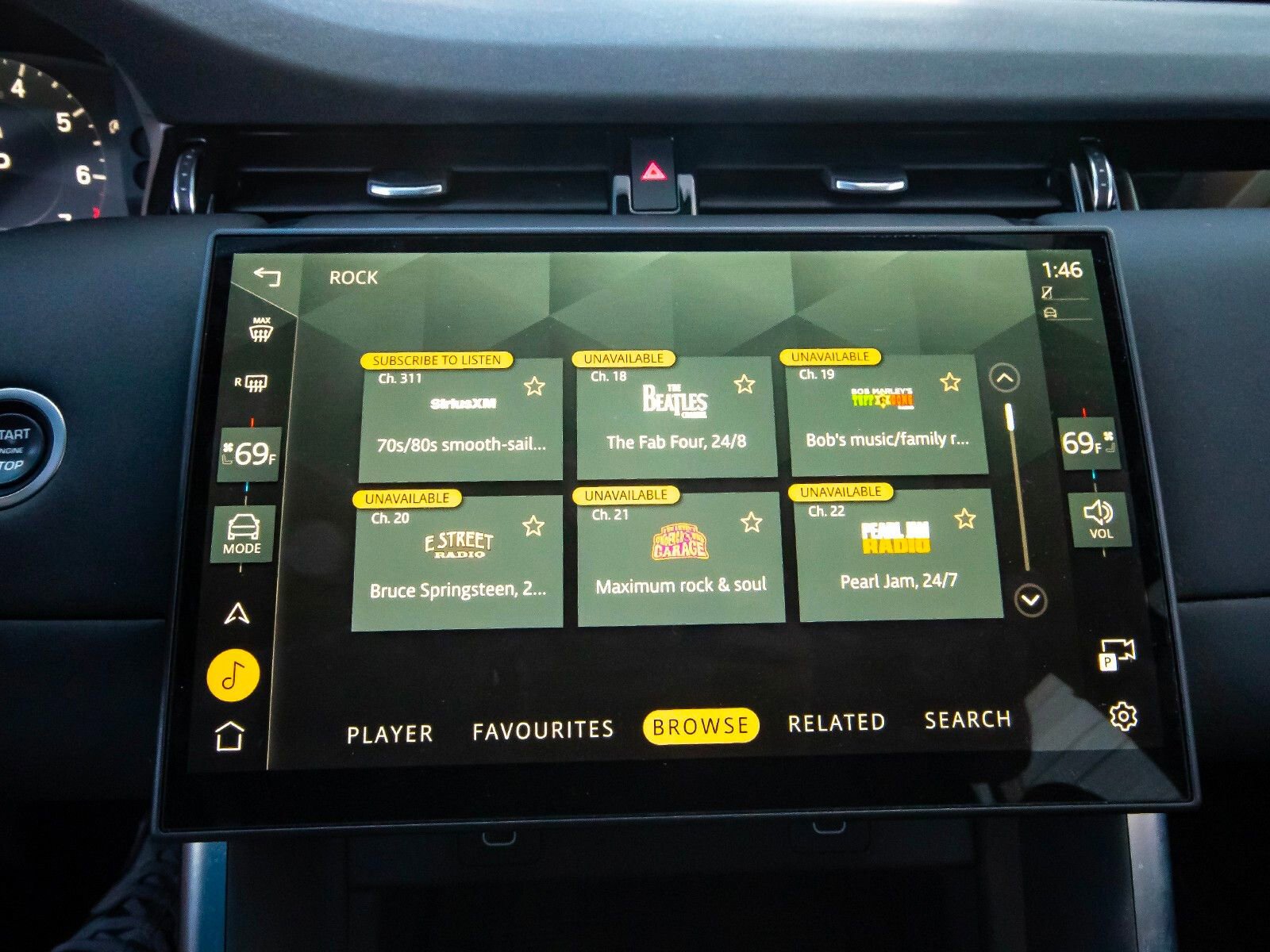 Used 2025 Land Rover Discovery Sport S image 19