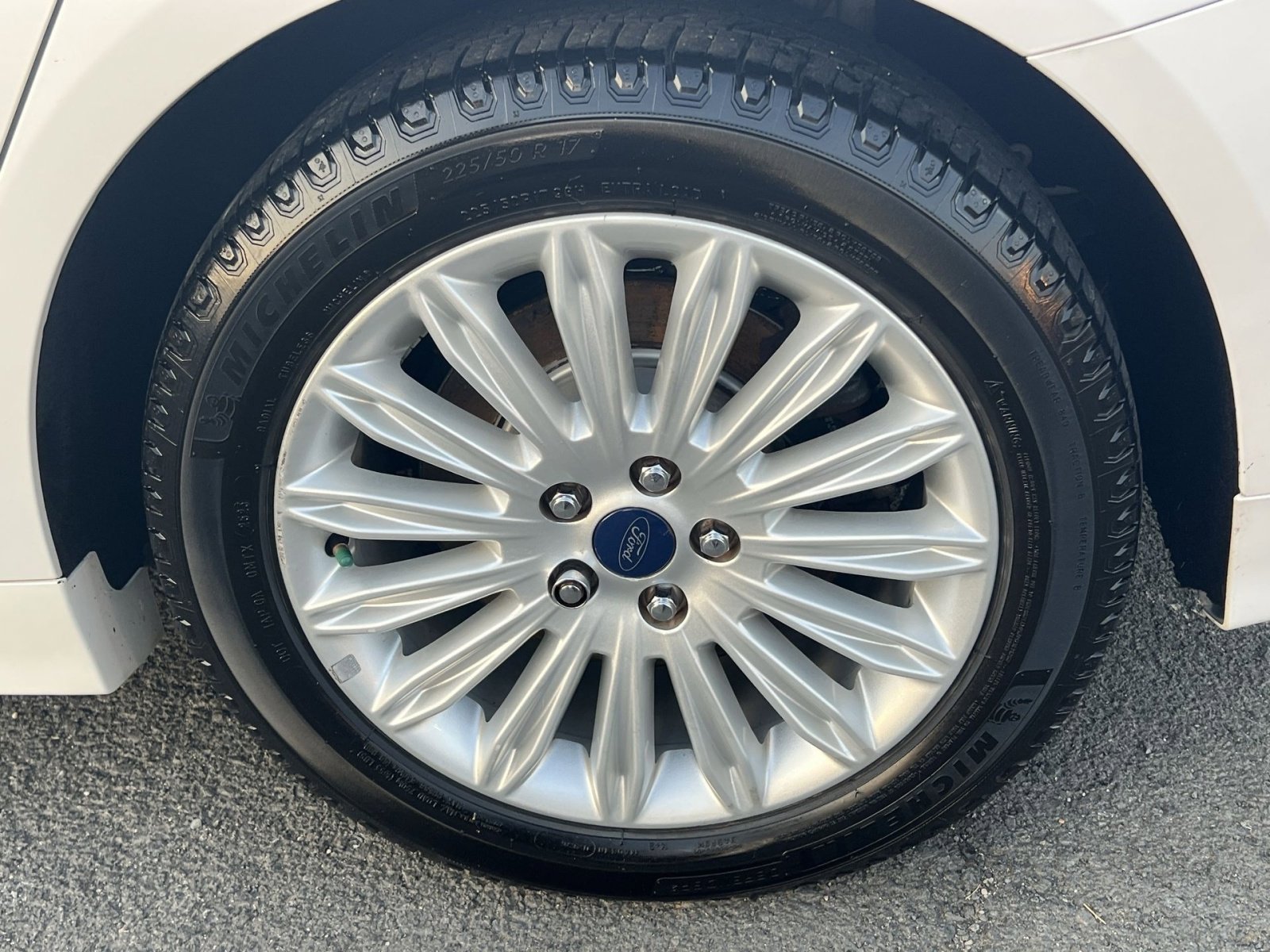 Used 2016 Ford Fusion Energi SE image 12