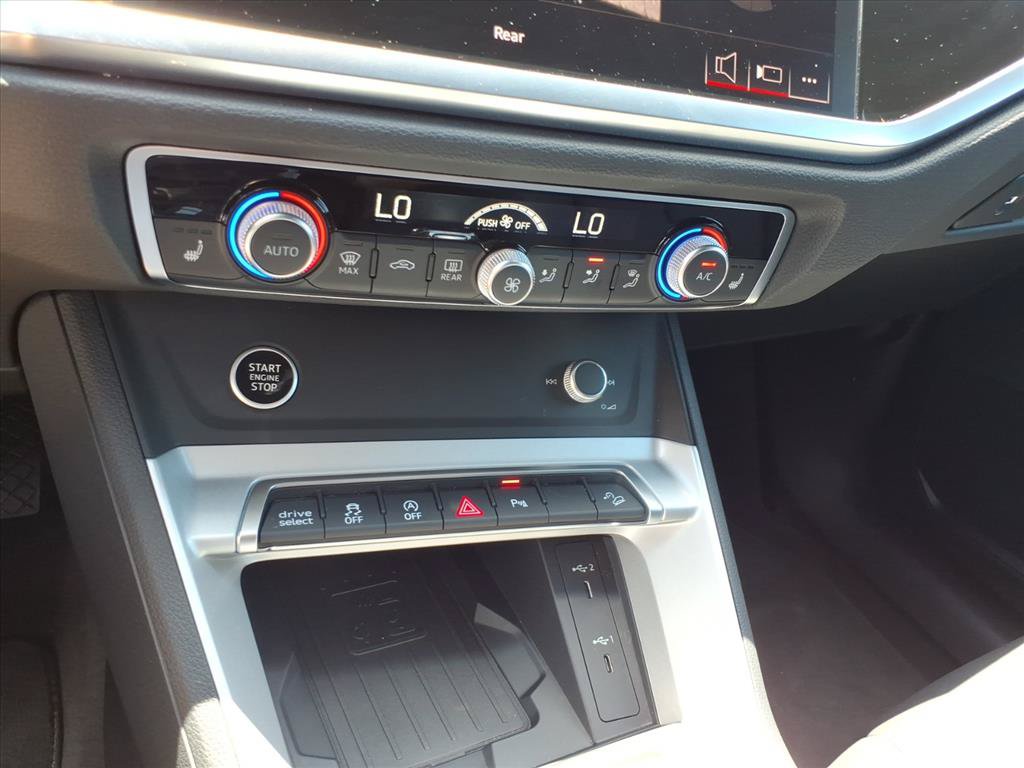 Certified 2025 Audi Q3 2.0T Premium w/ Convenience Package AWD/4WD image 19