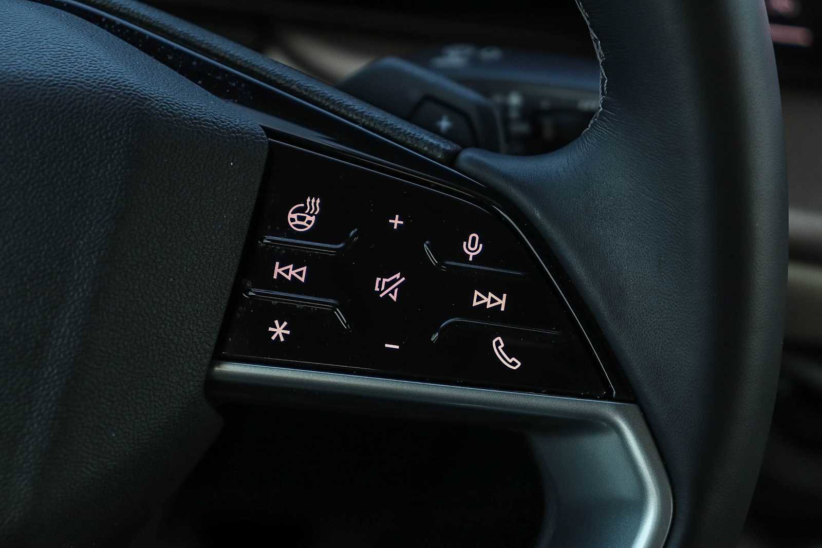 Used 2025 Audi Q5 Premium w/ Convenience Package image 19