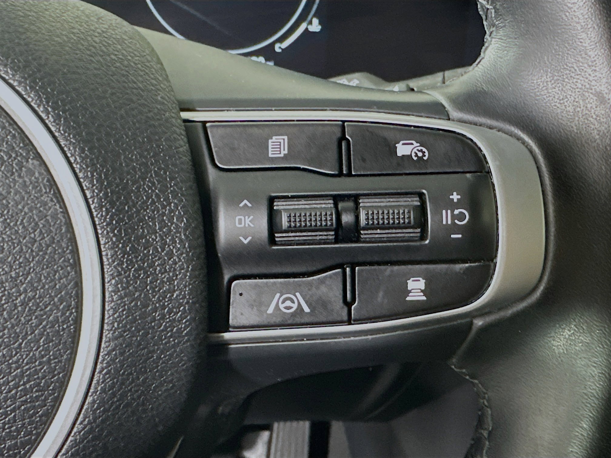 Used 2023 Kia Sportage SX image 17