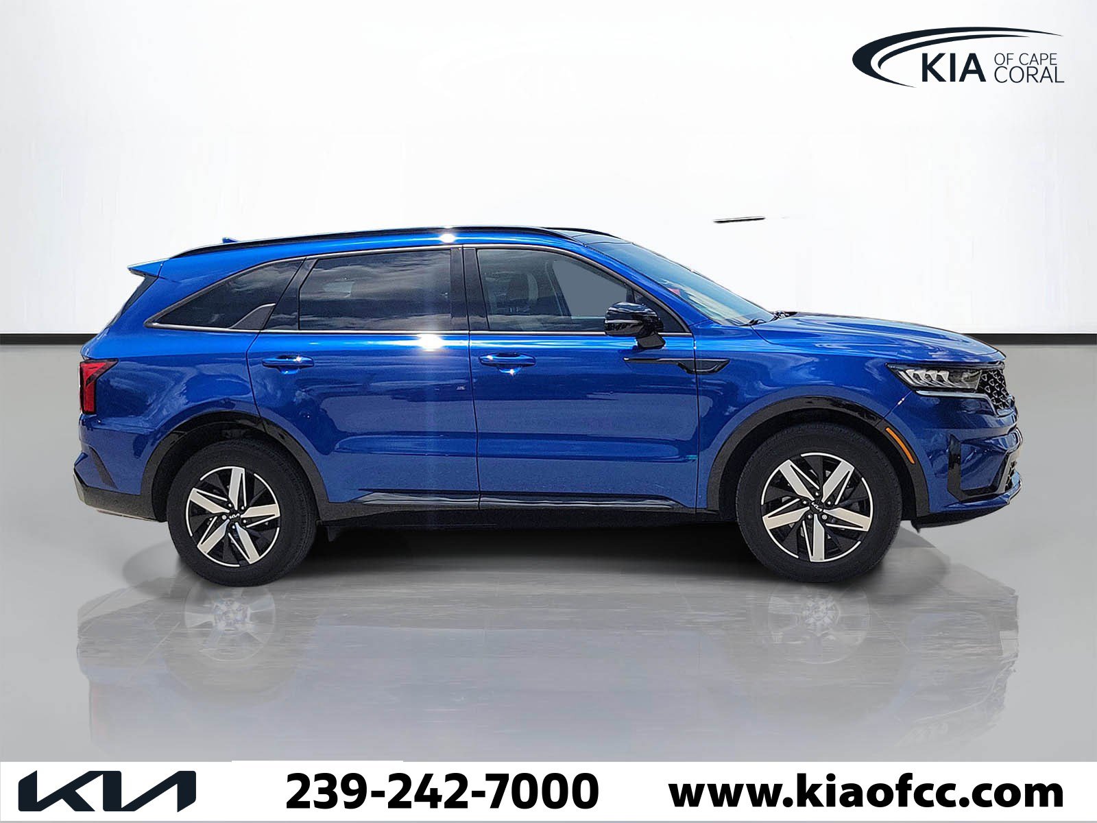 Certified 2023 Kia Sorento S w/ Panoramic Sunroof Package FWD image 2
