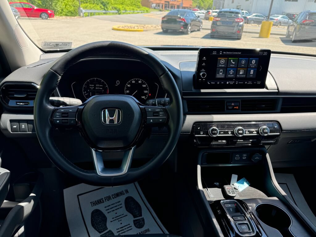 Used 2025 Honda Pilot EX-L image 25