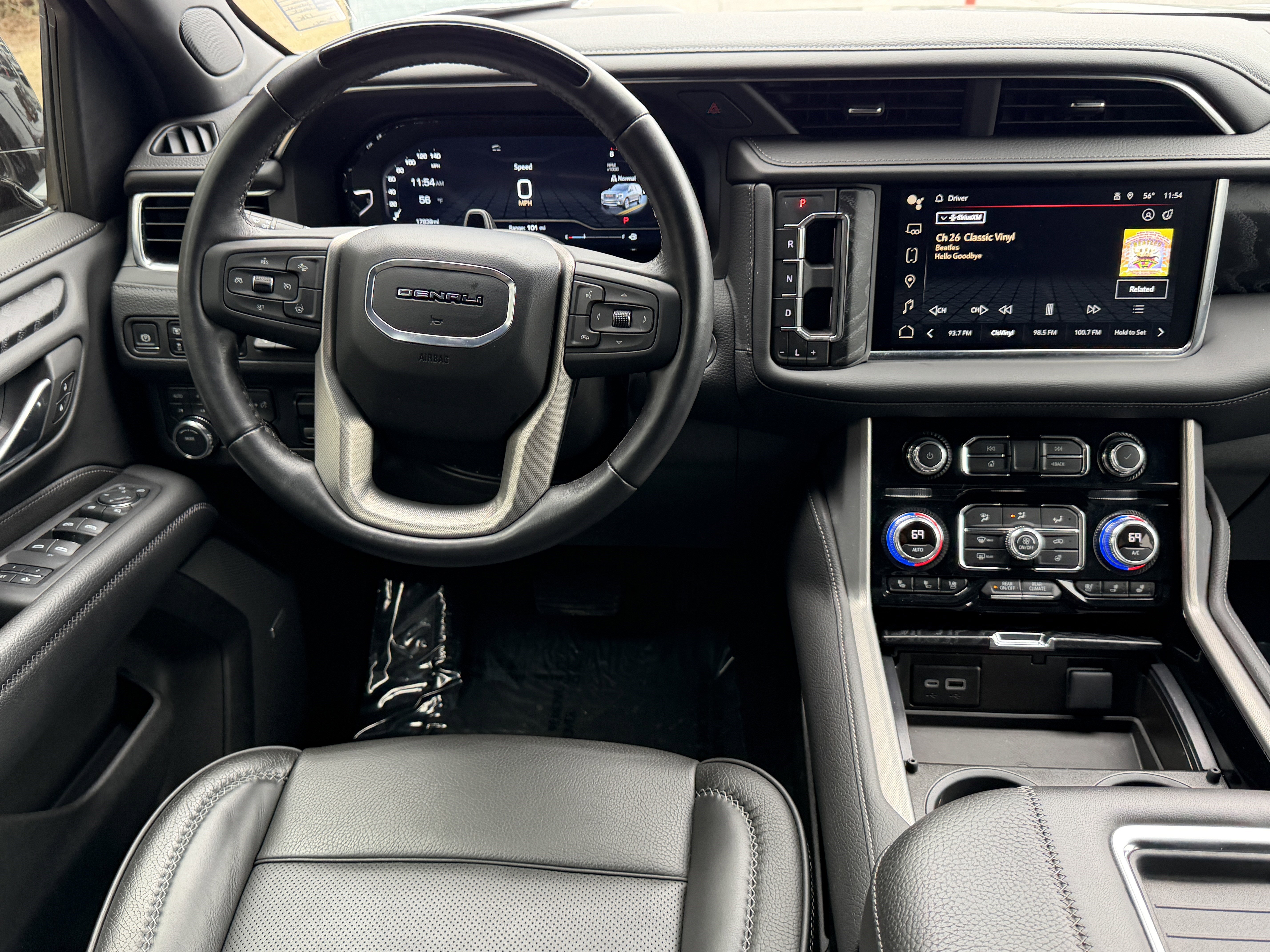 Used 2024 GMC Yukon XL Denali w/ Advanced Technology Package AWD/4WD image 24