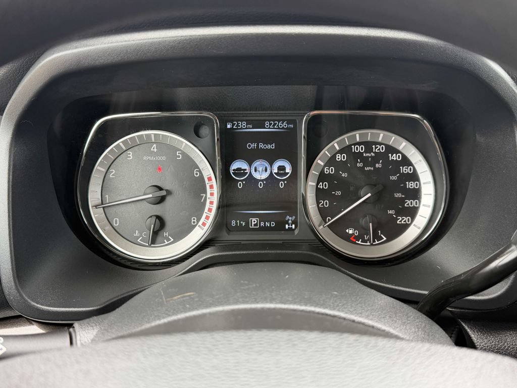 Used 2018 Nissan Titan SV AWD/4WD image 36
