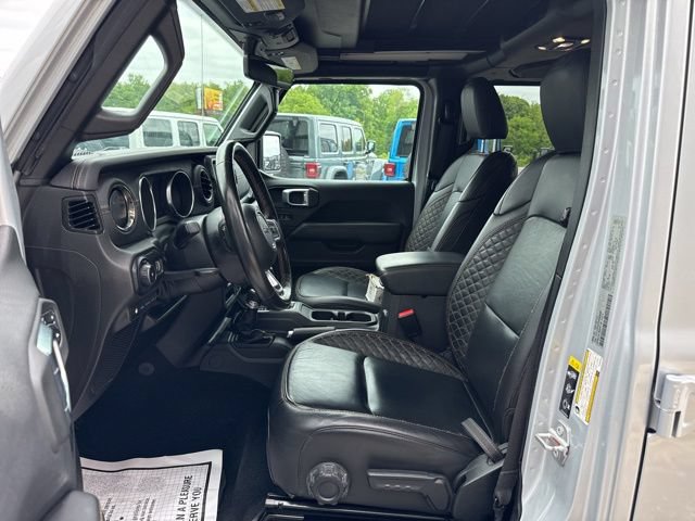 Used 2023 Jeep Wrangler Unlimited Sahara AWD/4WD image 13