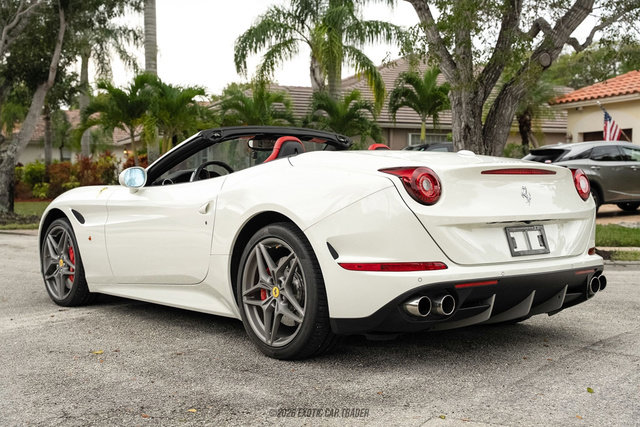 Used 2016 Ferrari California T image 6