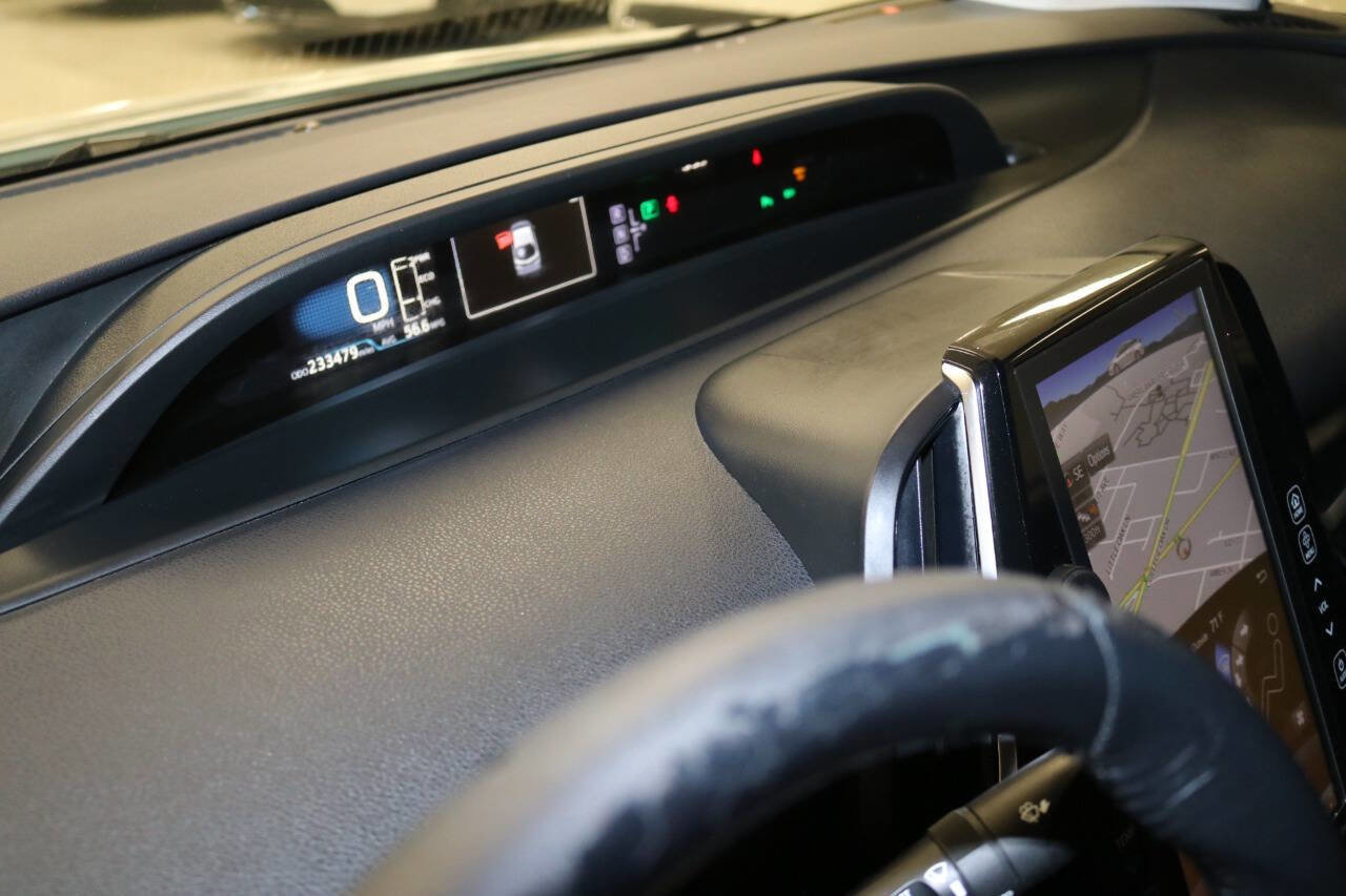 Used 2017 Toyota Prius Prime Advanced image 56