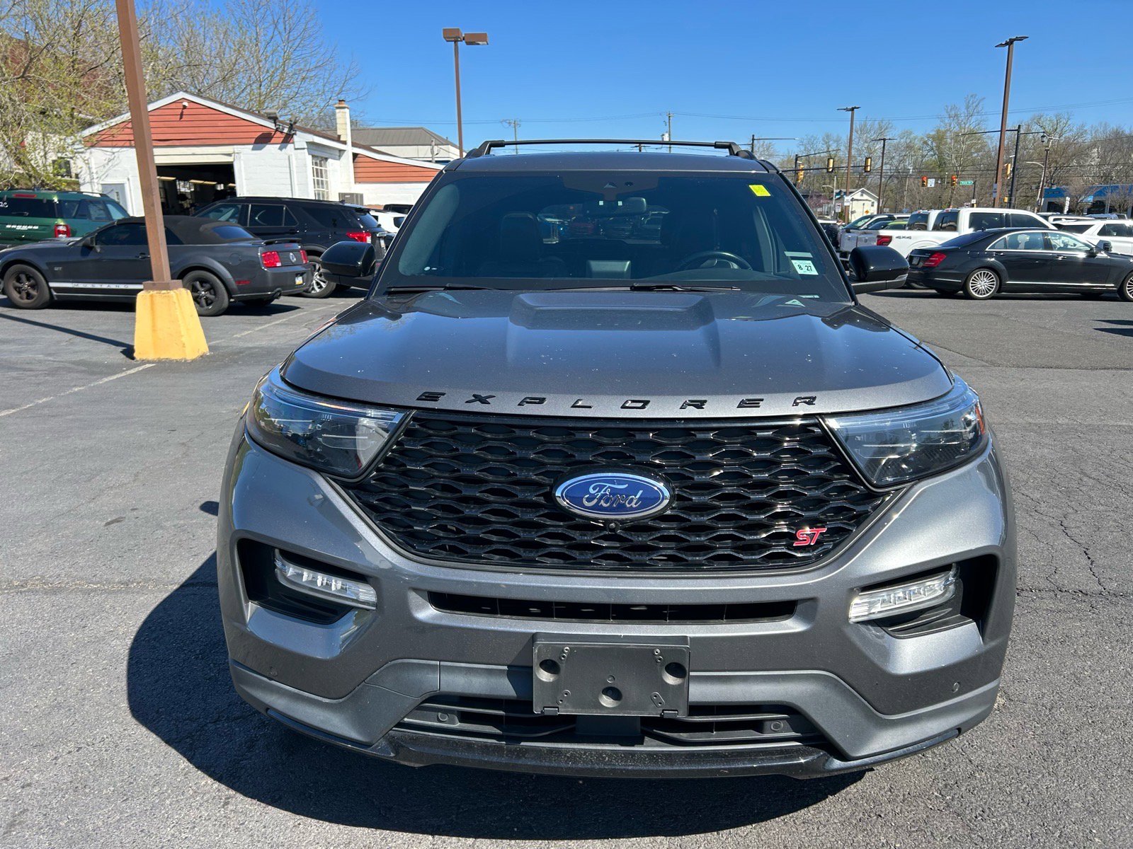 Used 2022 Ford Explorer ST w/ Equipment Group 401A AWD/4WD image 2
