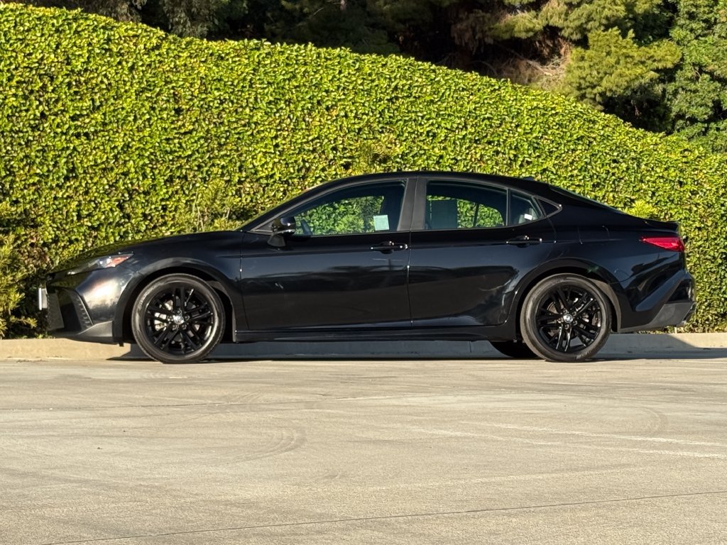 Used 2025 Toyota Camry SE FWD image 7