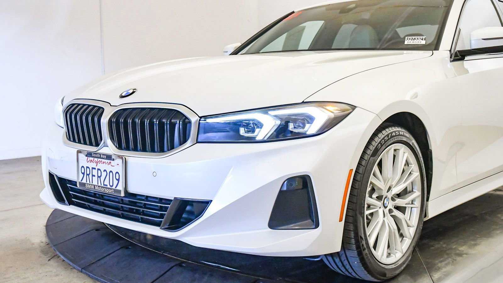 Used 2023 BMW 330i Sedan w/ Driving Assistance Package image 9