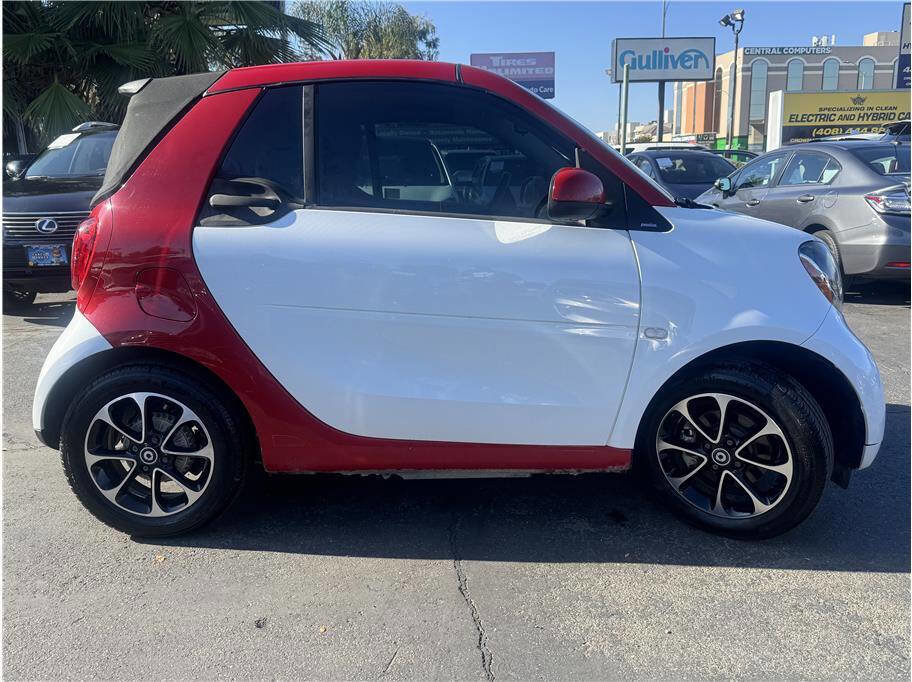 Used 2017 smart fortwo passion image 7
