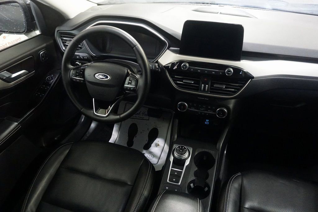 Used 2022 Ford Escape SEL w/ Technology Package image 32